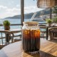 Ποτήρι νερού από διάφανο γυαλί 550ml με καπάκι και καλαμάκι