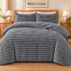 Κουβερτοπάπλωμα Υπέρδιπλο 220x240cm 3KG Extra Soft με Ανάγλυφες Ρίγες Γκρί ForHome 557701