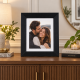 Μαύρη ξύλινη κορνίζα φωτογραφιών Elegant Black Ribbed 15x20cm